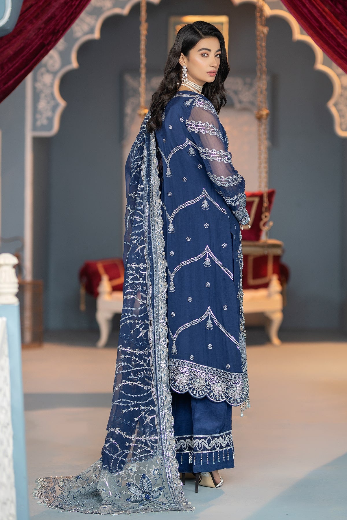 Raeesa - Luxury Collection (HU-2002)