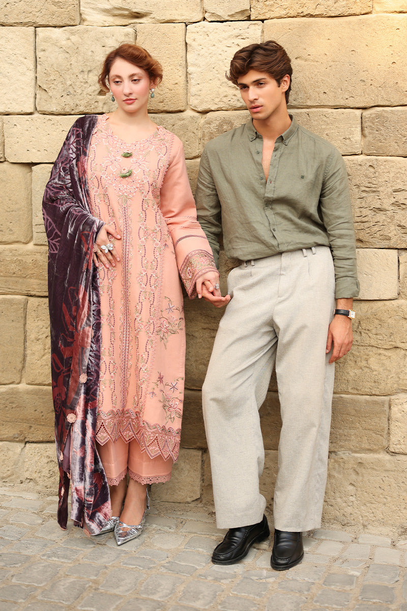 Carnation Luxury Shawl Edit'25 By Rang Rasiya ( Latte )