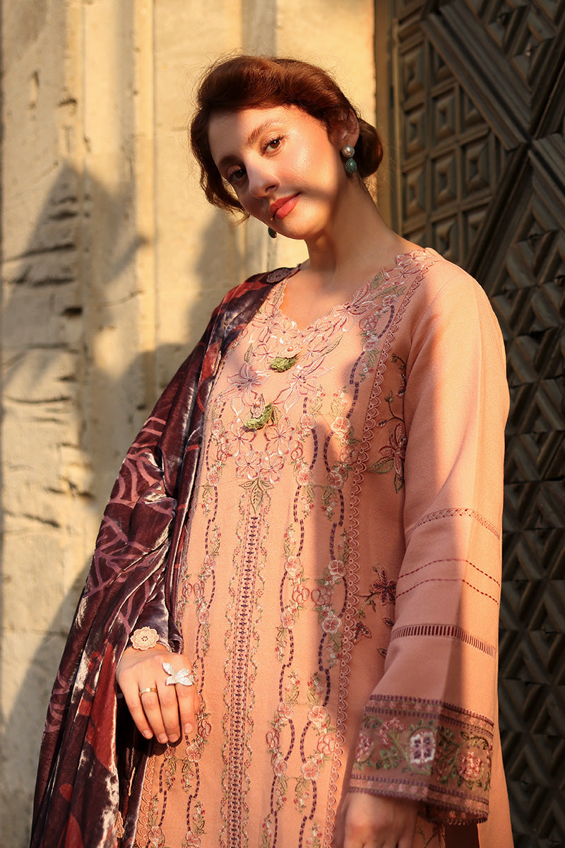 Carnation Luxury Shawl Edit'25 By Rang Rasiya ( Latte )