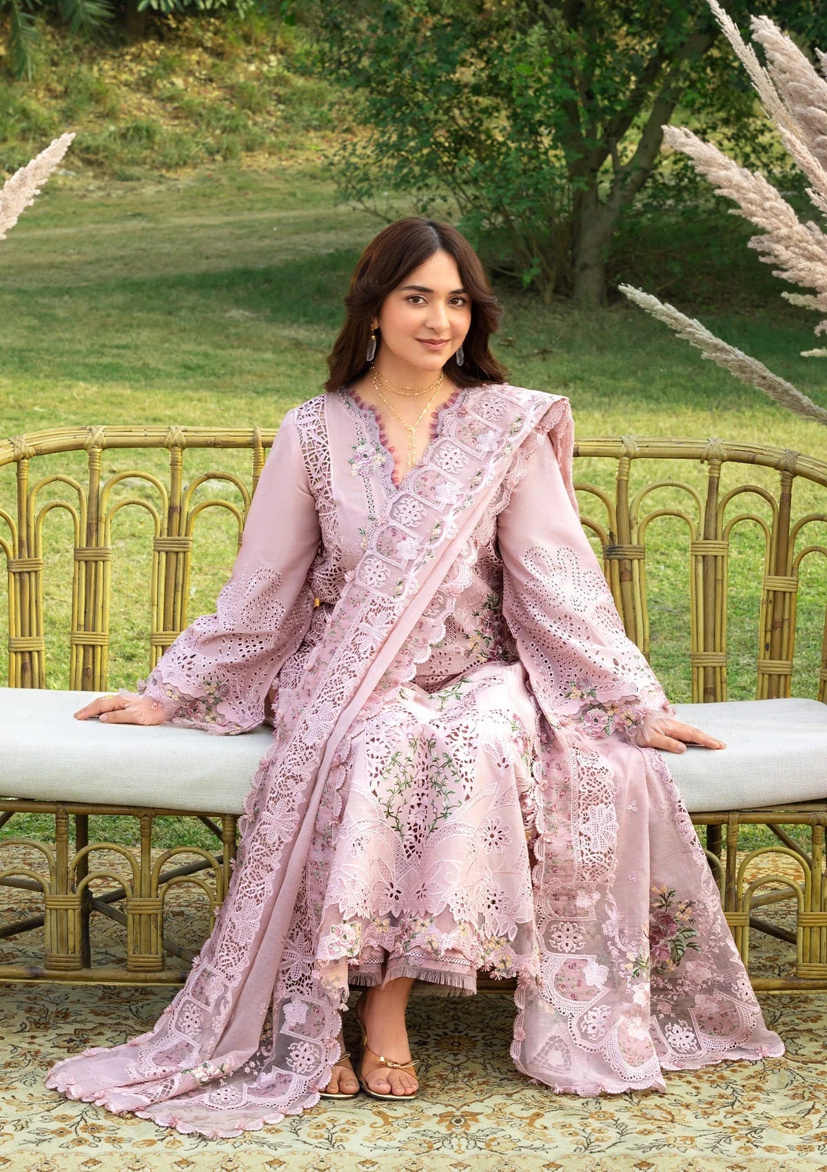 LUXURY LAWN BY ELAF PREMIUM (4A BLOOMING)
