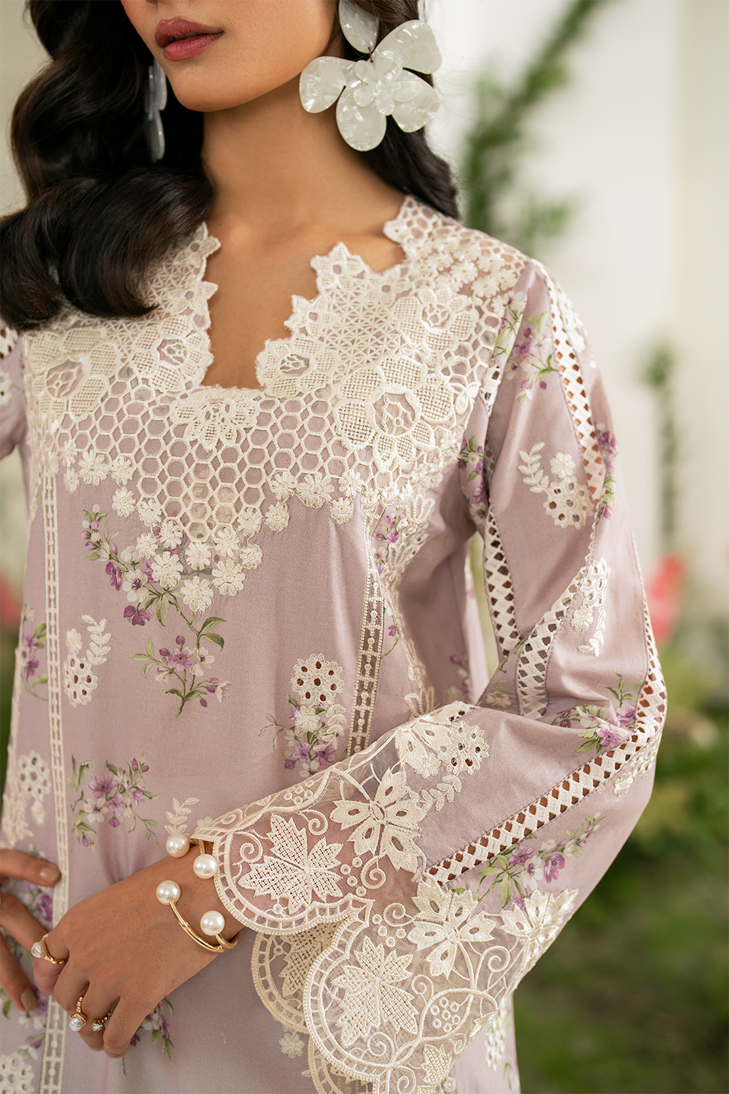 Iznik Festive Embroidered Lawn Edition '25 IFE-09