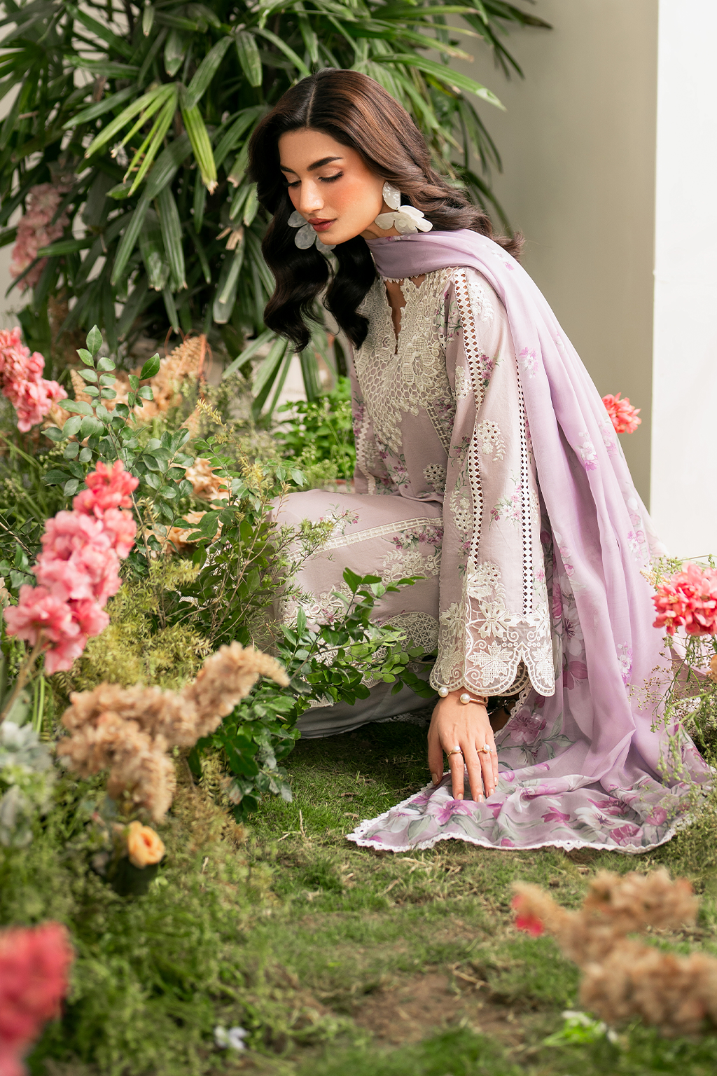 Iznik Festive Embroidered Lawn Edition '25 IFE-09