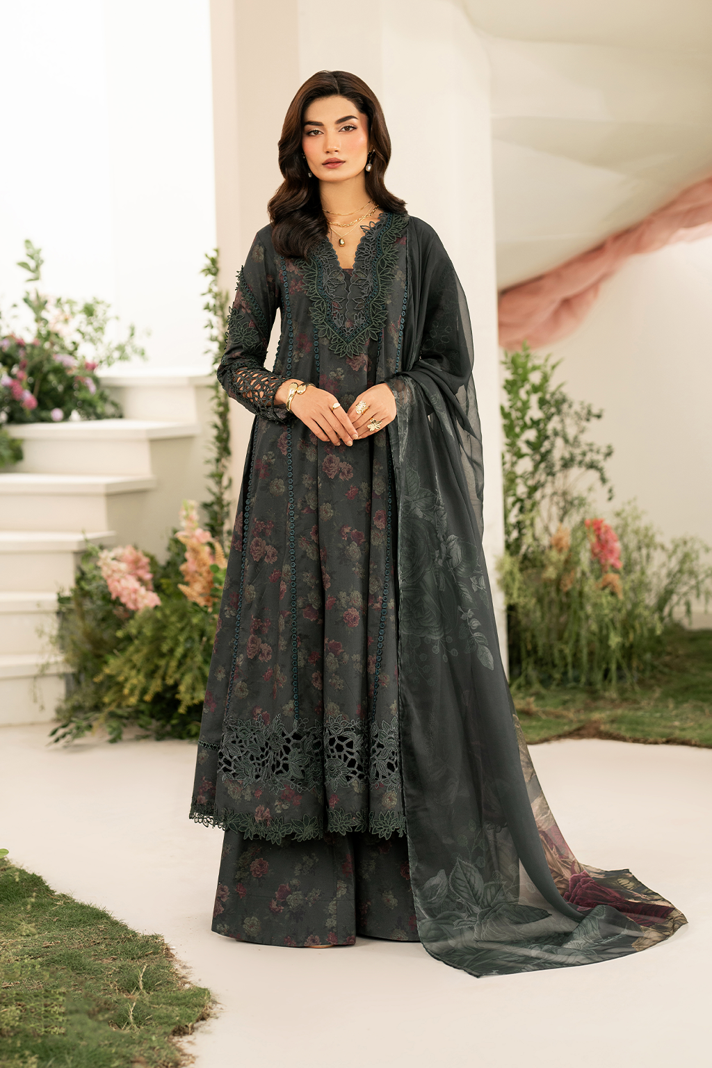 Iznik Festive Embroidered Lawn Edition '25 IFE-08
