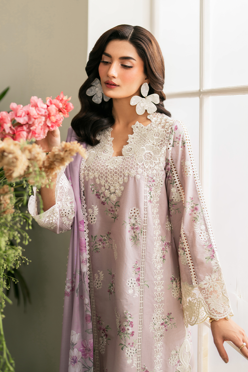 Iznik Festive Embroidered Lawn Edition '25 IFE-09
