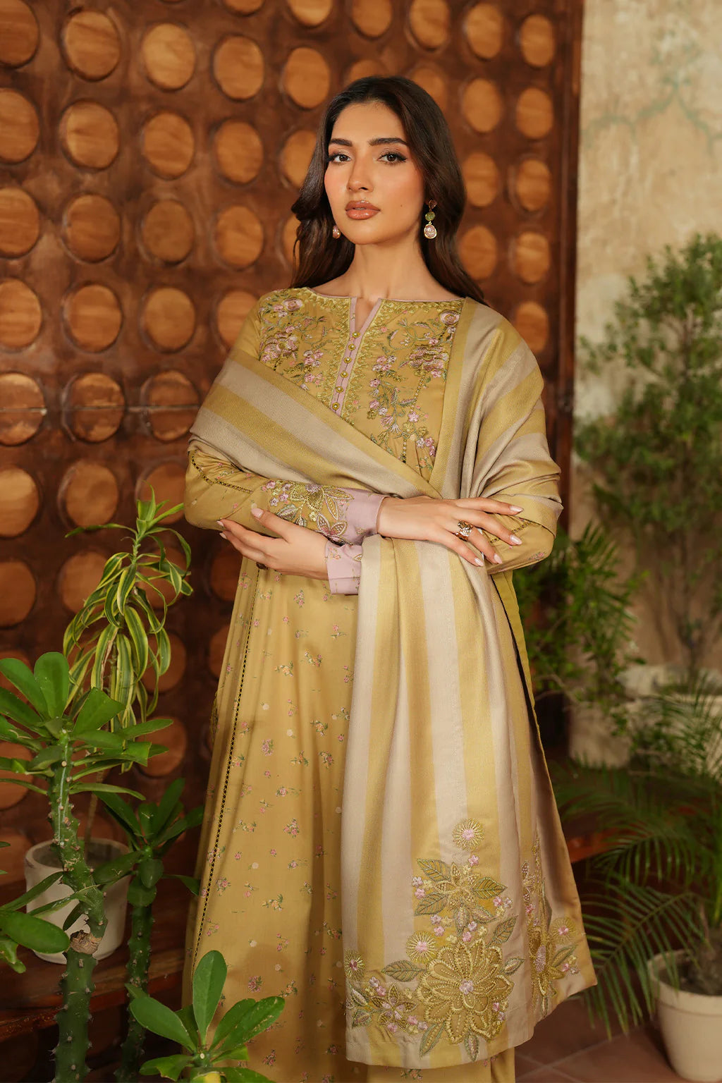 Pre-Fall Winter'25 by Iznik IPF-04