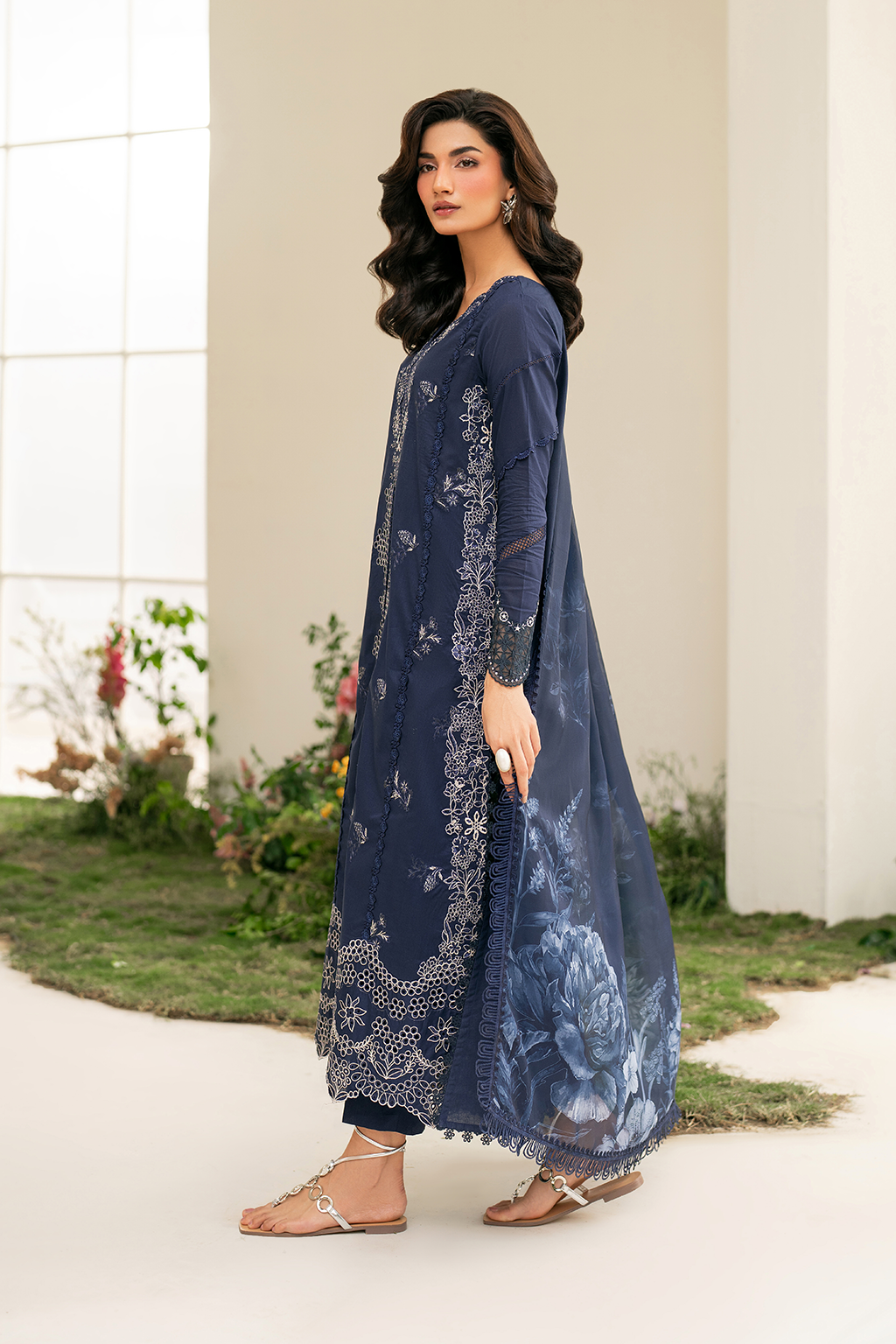Iznik Festive Embroidered Lawn Edition '25 IFE-04