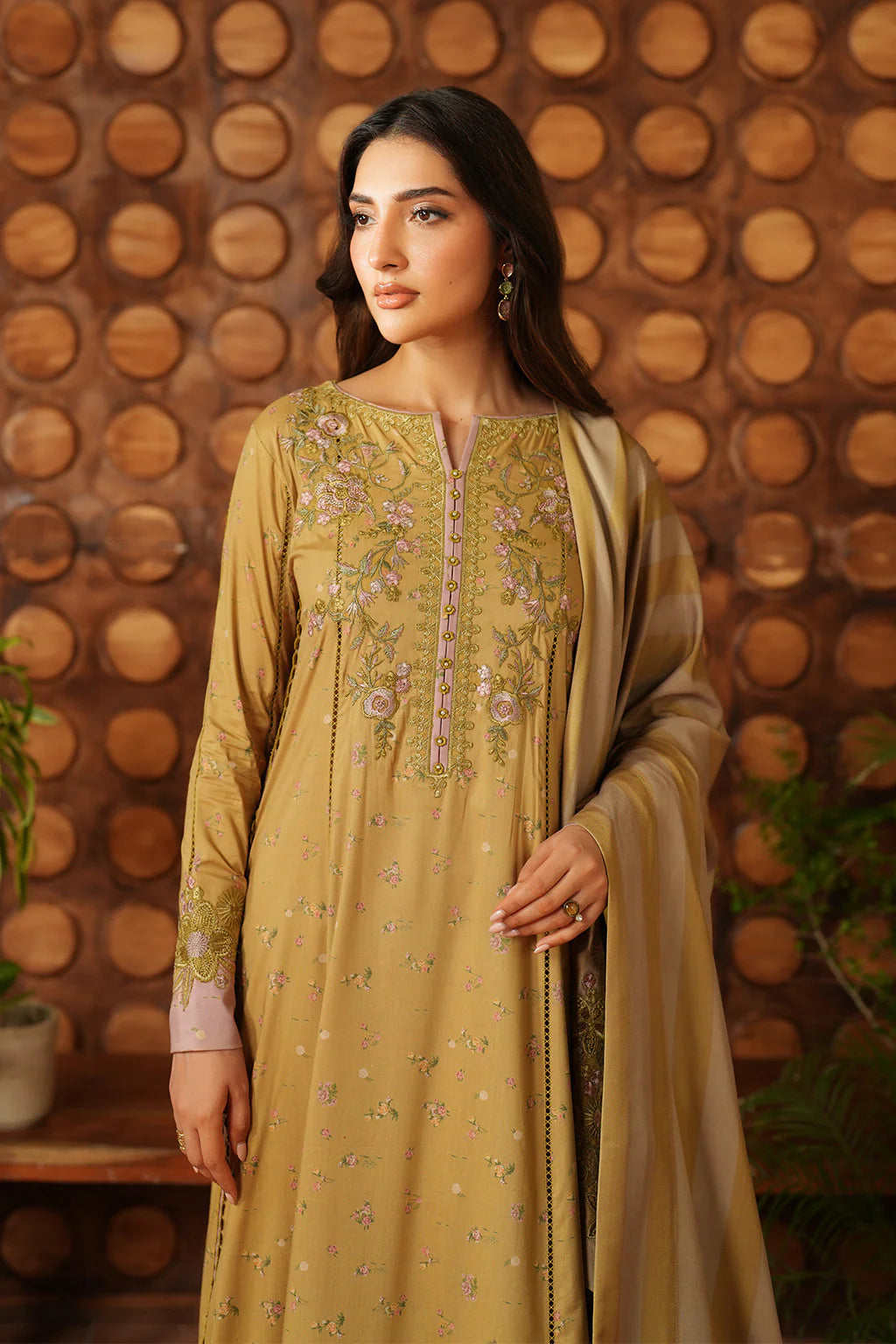 Pre-Fall Winter'25 by Iznik IPF-04