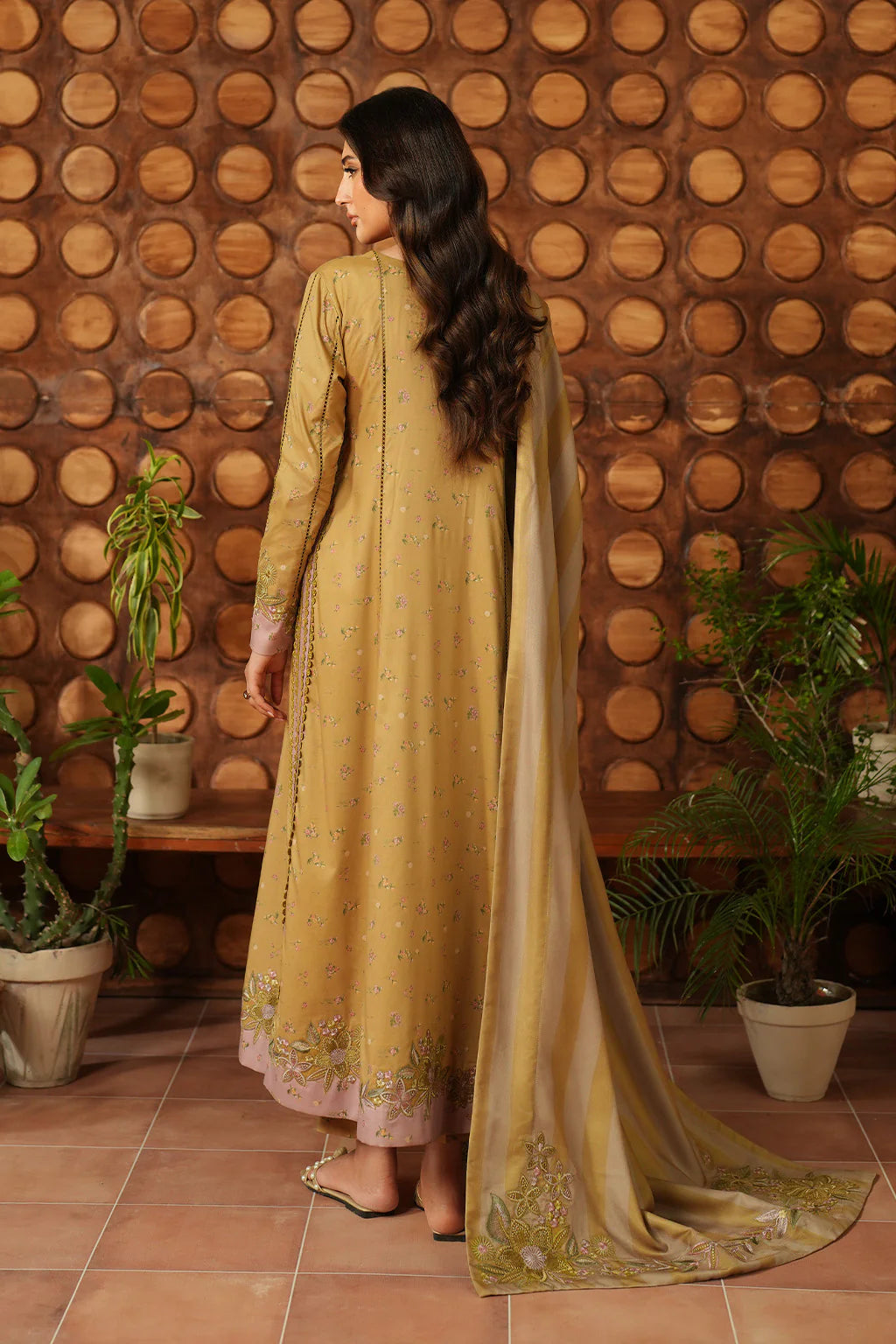 Pre-Fall Winter'25 by Iznik IPF-04