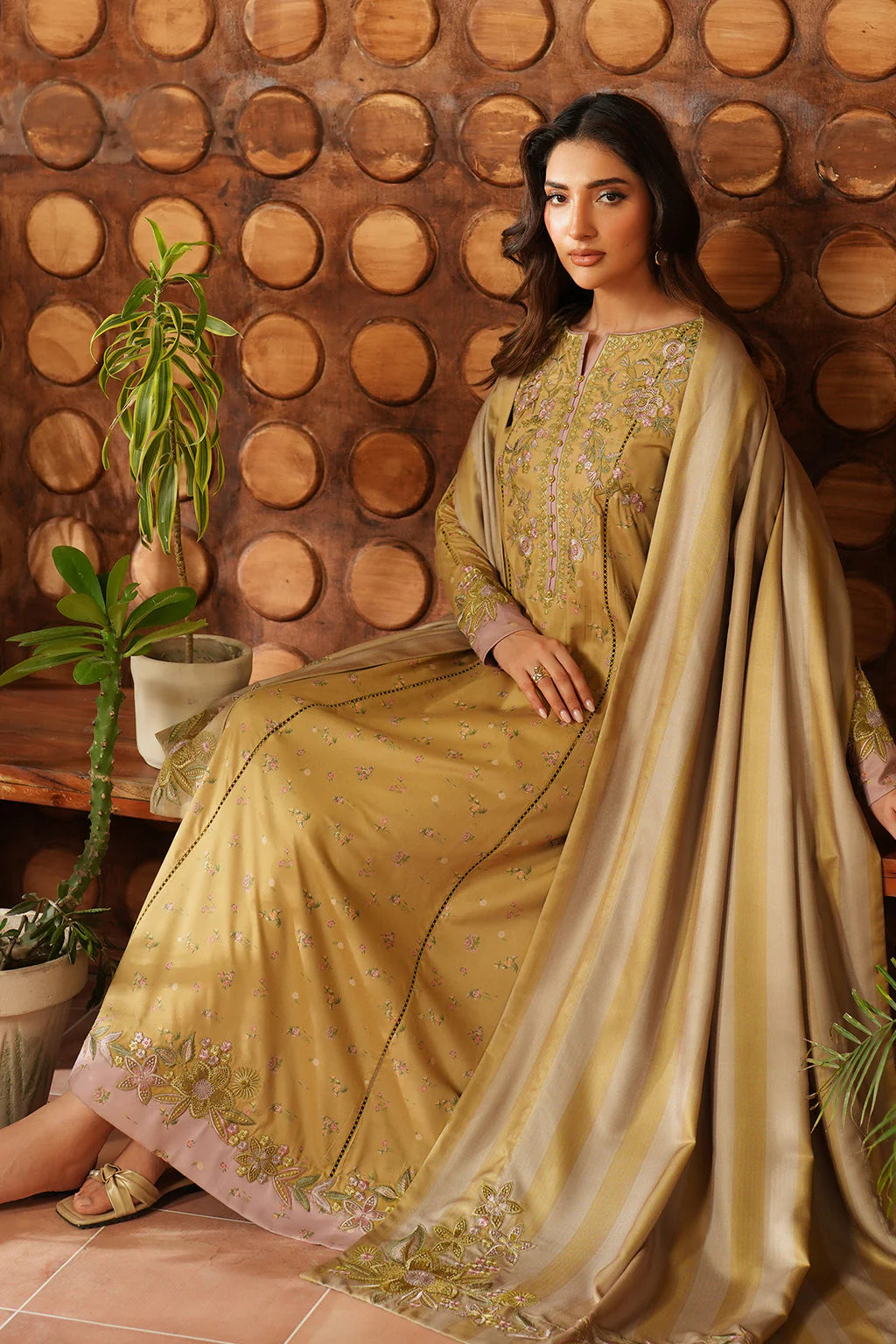 Pre-Fall Winter'25 by Iznik IPF-04