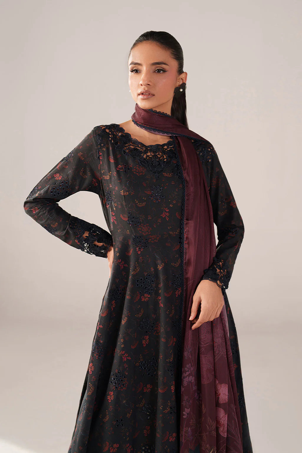 Iznik Embroidered Lawn (SS-09)