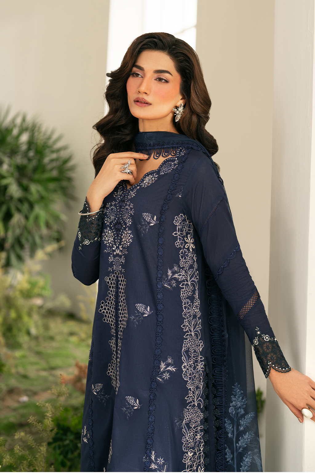 Iznik Festive Embroidered Lawn Edition '25 IFE-04