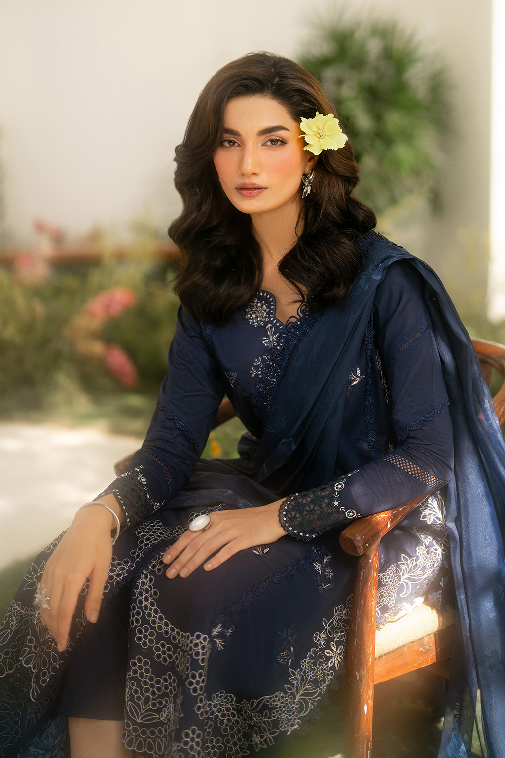Iznik Festive Embroidered Lawn Edition '25 IFE-04