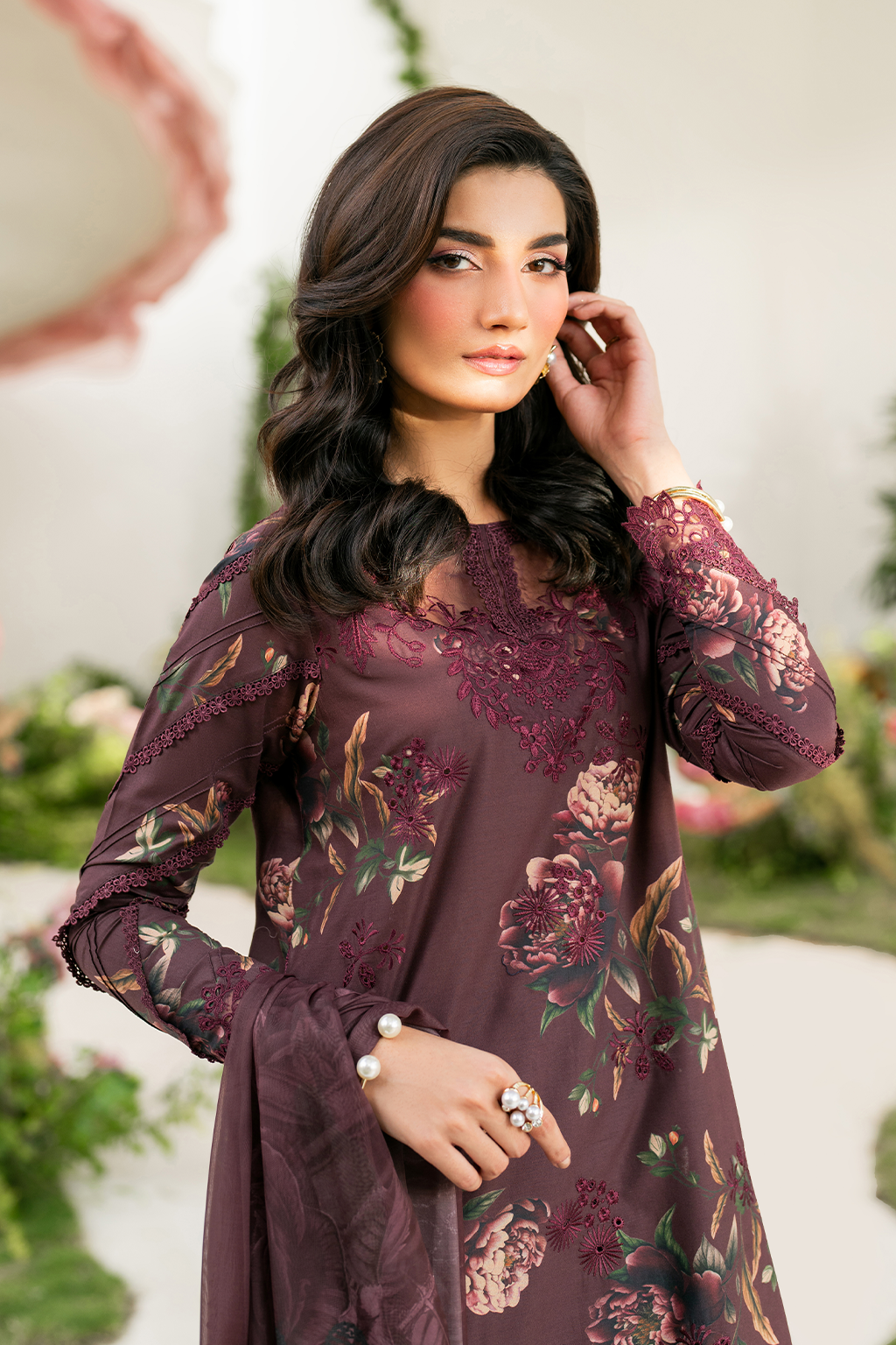 Iznik Festive Embroidered Lawn Edition '25 IFE-10