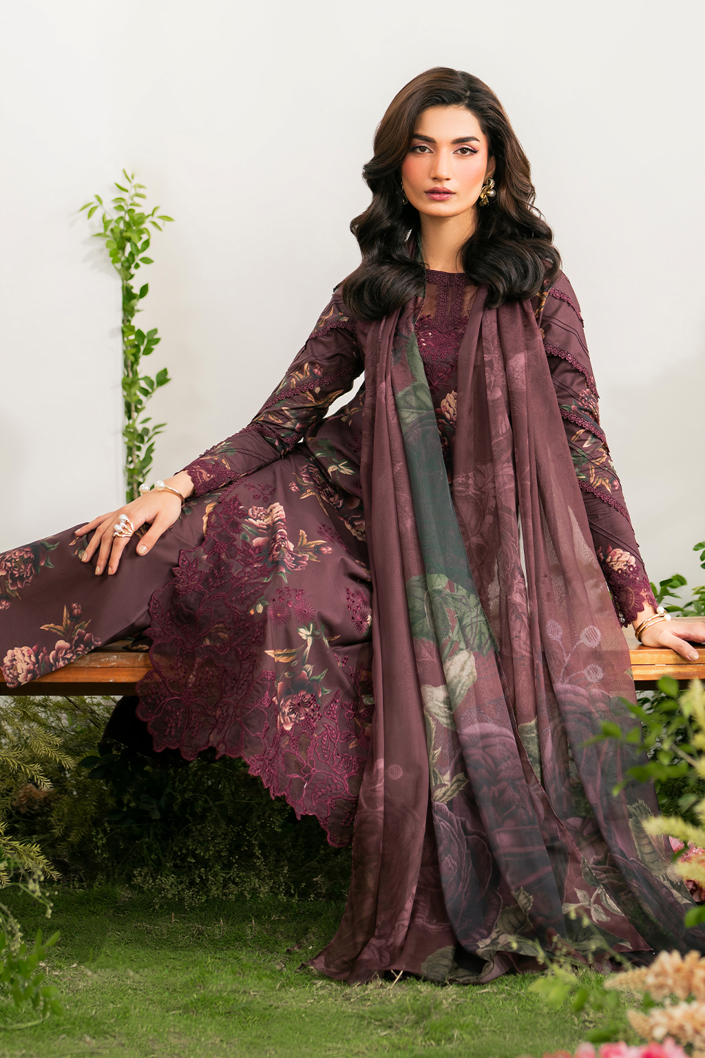 Iznik Festive Embroidered Lawn Edition '25 IFE-10