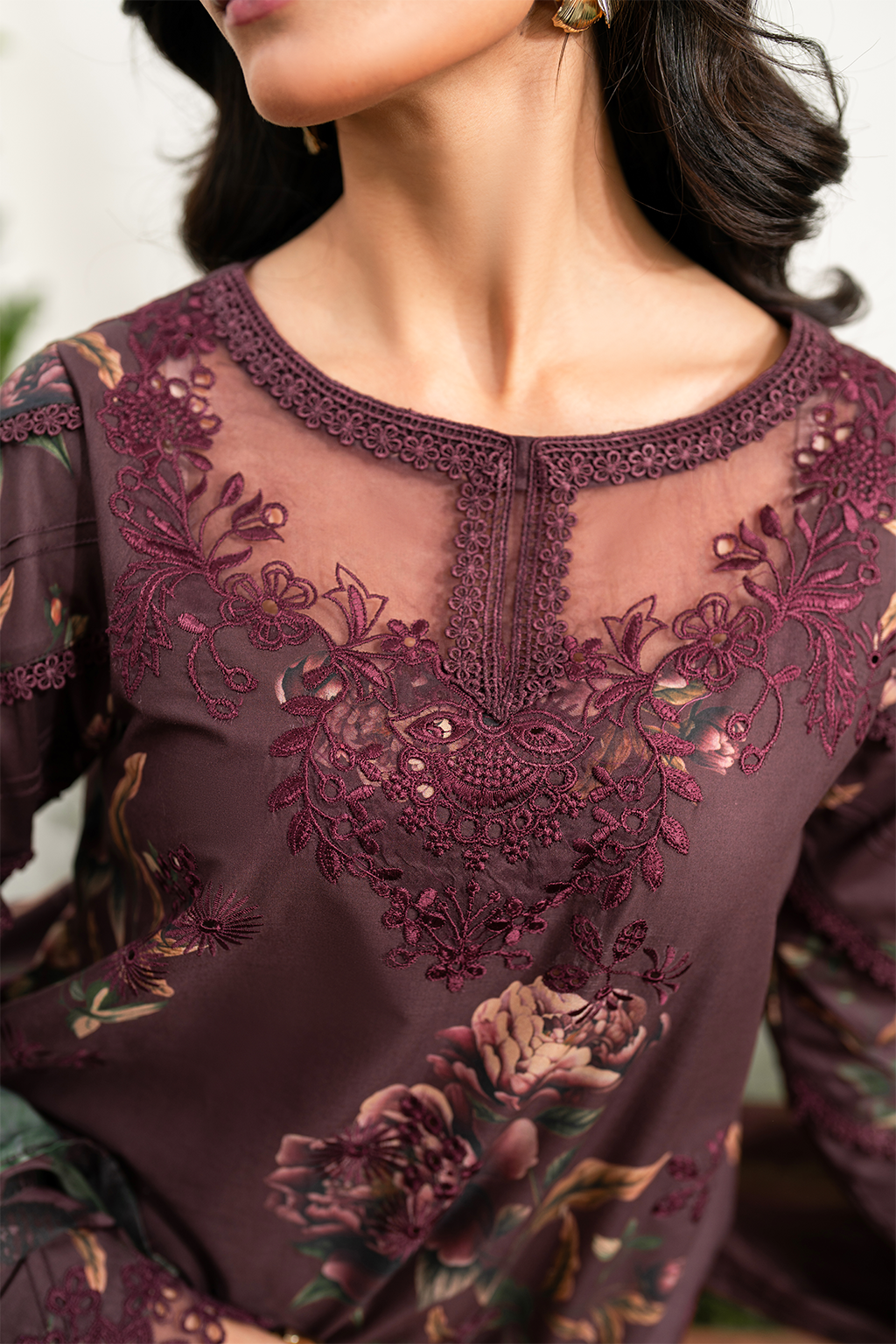 Iznik Festive Embroidered Lawn Edition '25 IFE-10