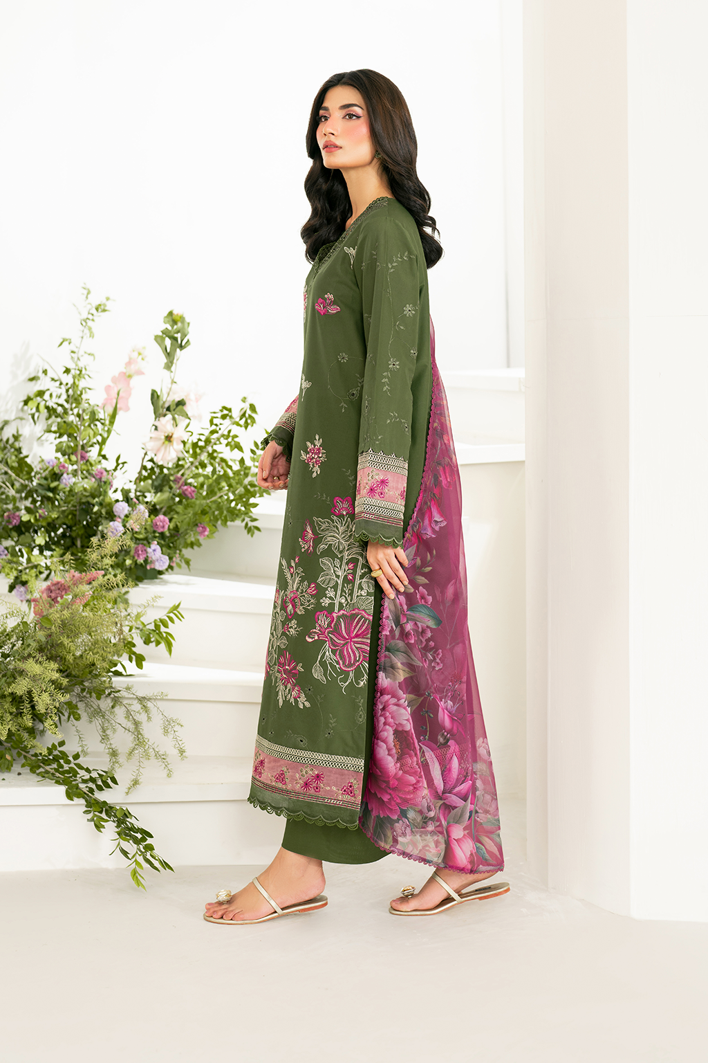 Iznik Festive Embroidered Lawn Edition '25 IFE-02
