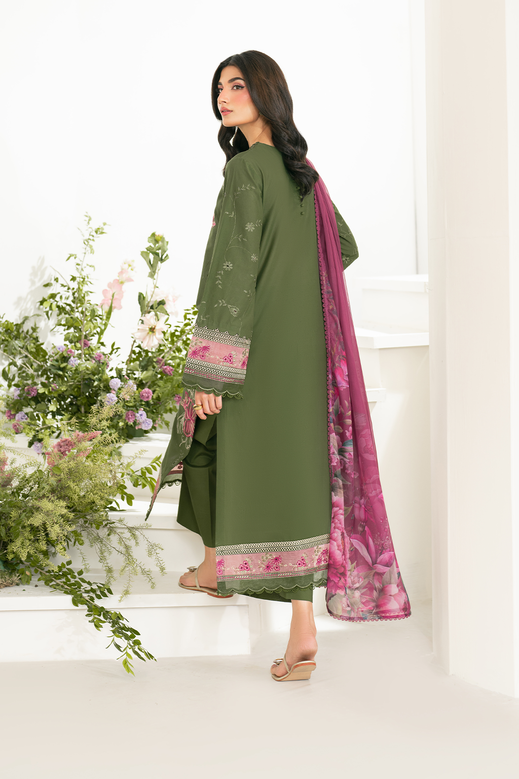 Iznik Festive Embroidered Lawn Edition '25 IFE-02