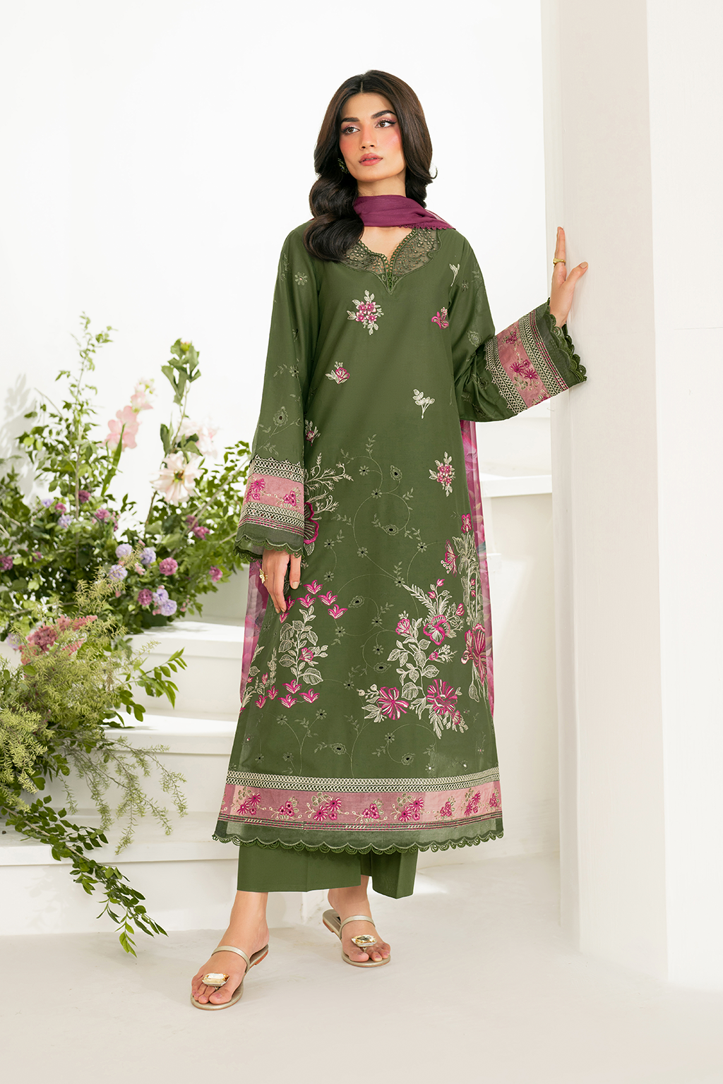 Iznik Festive Embroidered Lawn Edition '25 IFE-02