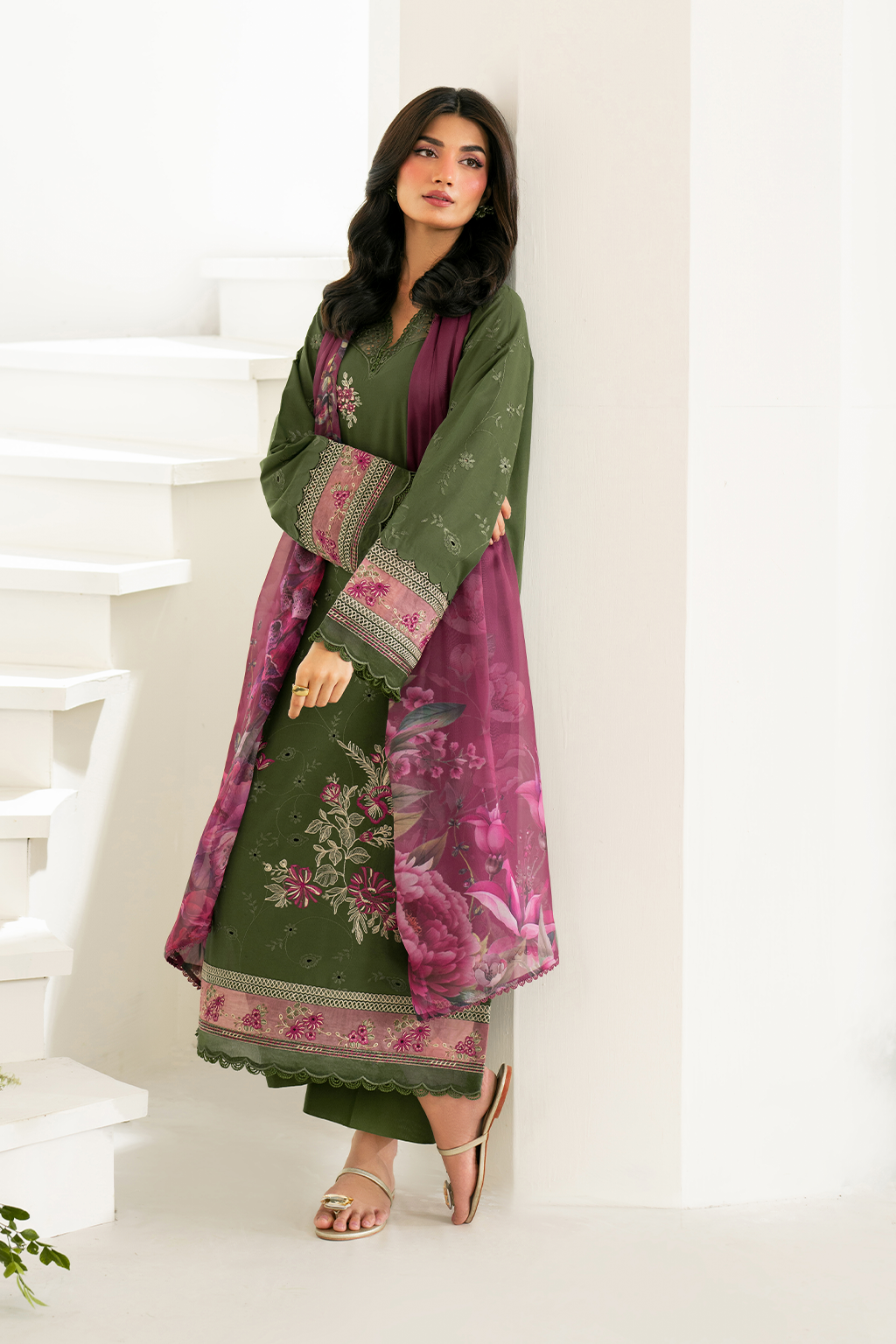 Iznik Festive Embroidered Lawn Edition '25 IFE-02
