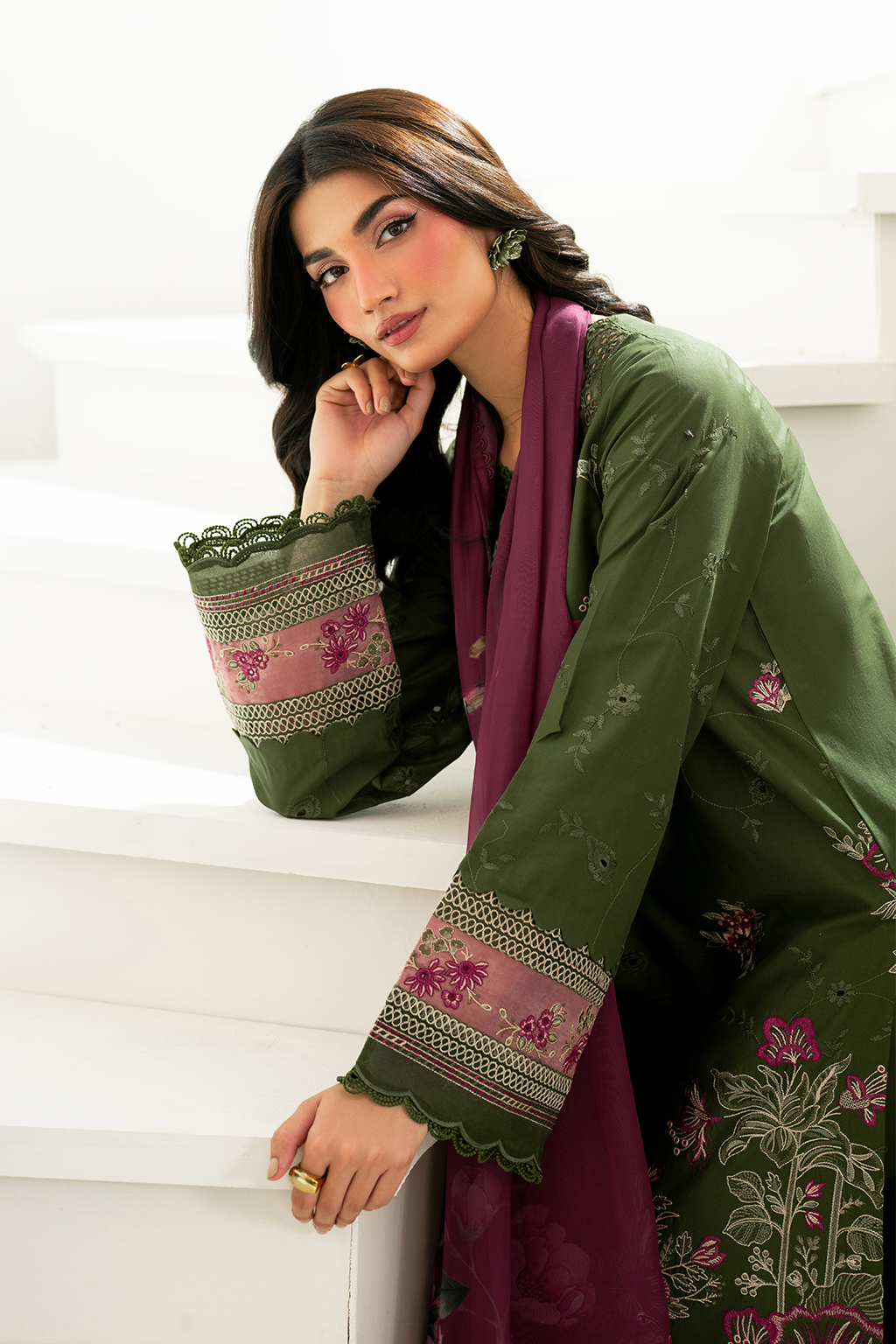 Iznik Festive Embroidered Lawn Edition '25 IFE-02