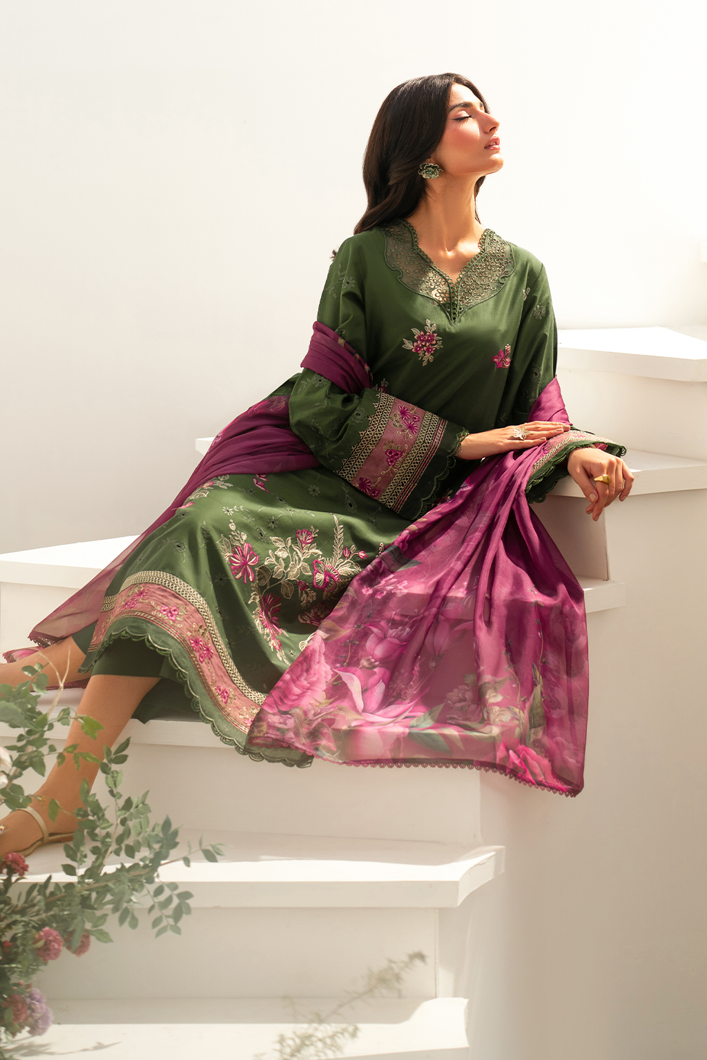 Iznik Festive Embroidered Lawn Edition '25 IFE-02