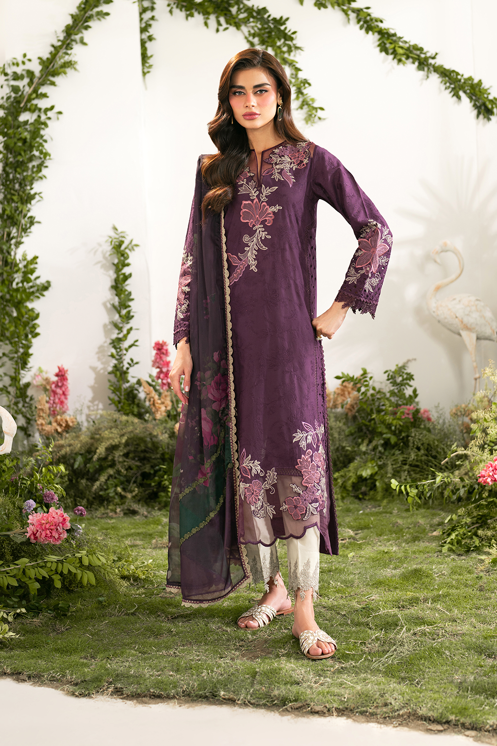 Iznik Festive Embroidered Lawn Edition '25 IFE-03