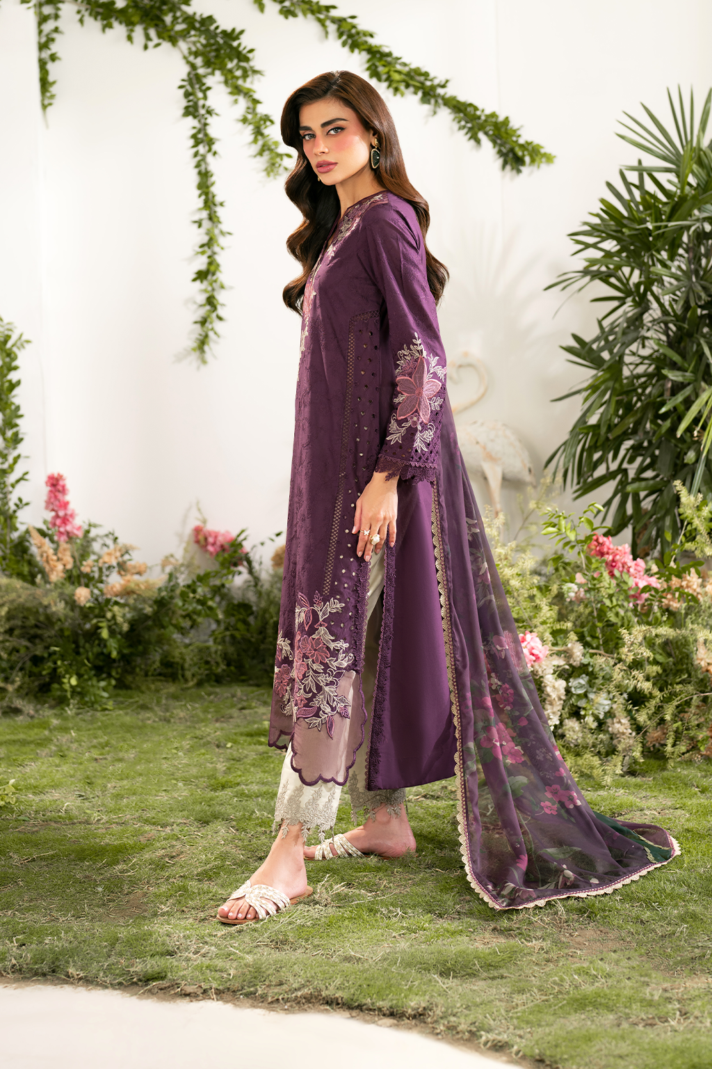 Iznik Festive Embroidered Lawn Edition '25 IFE-03
