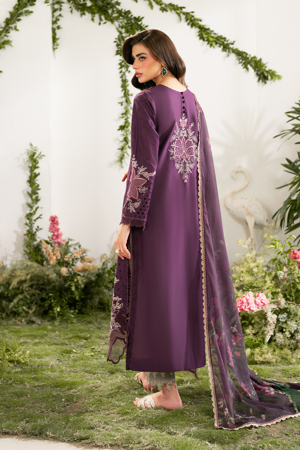 Iznik Festive Embroidered Lawn Edition '25 IFE-03