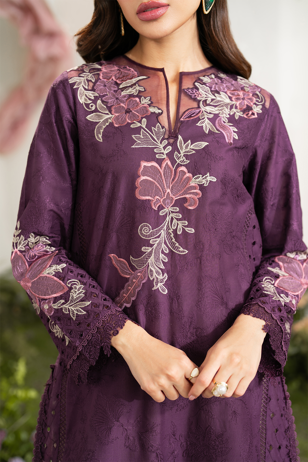 Iznik Festive Embroidered Lawn Edition '25 IFE-03