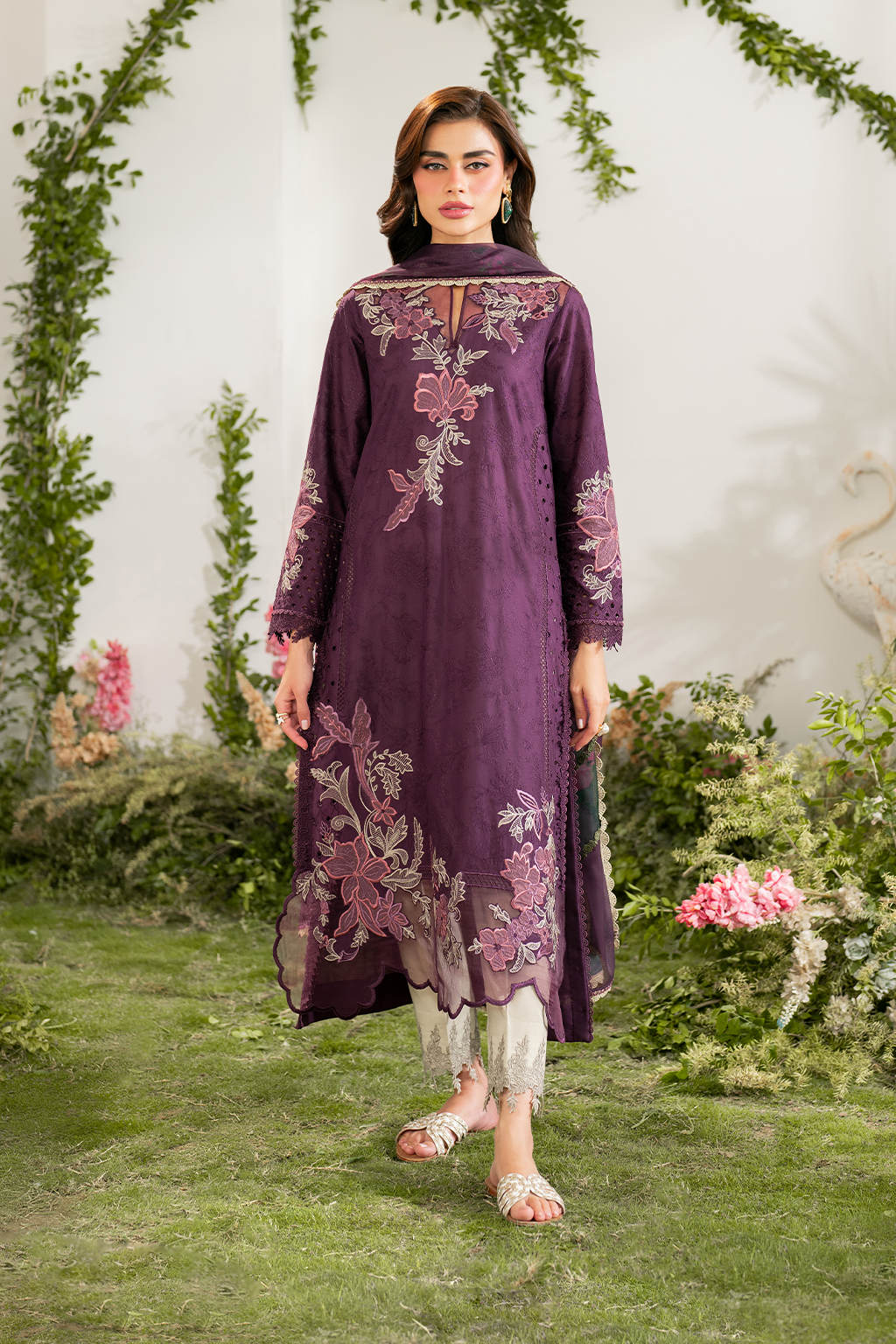 Iznik Festive Embroidered Lawn Edition '25 IFE-03