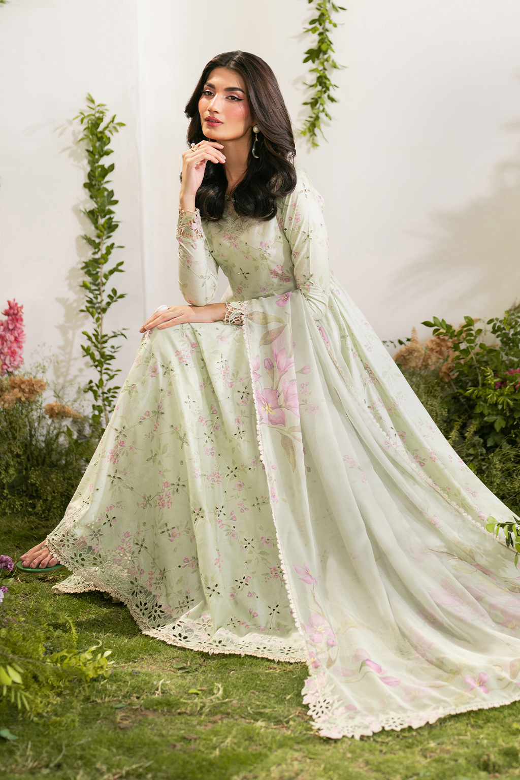 Iznik Festive Embroidered Lawn Edition '25 IFE-11