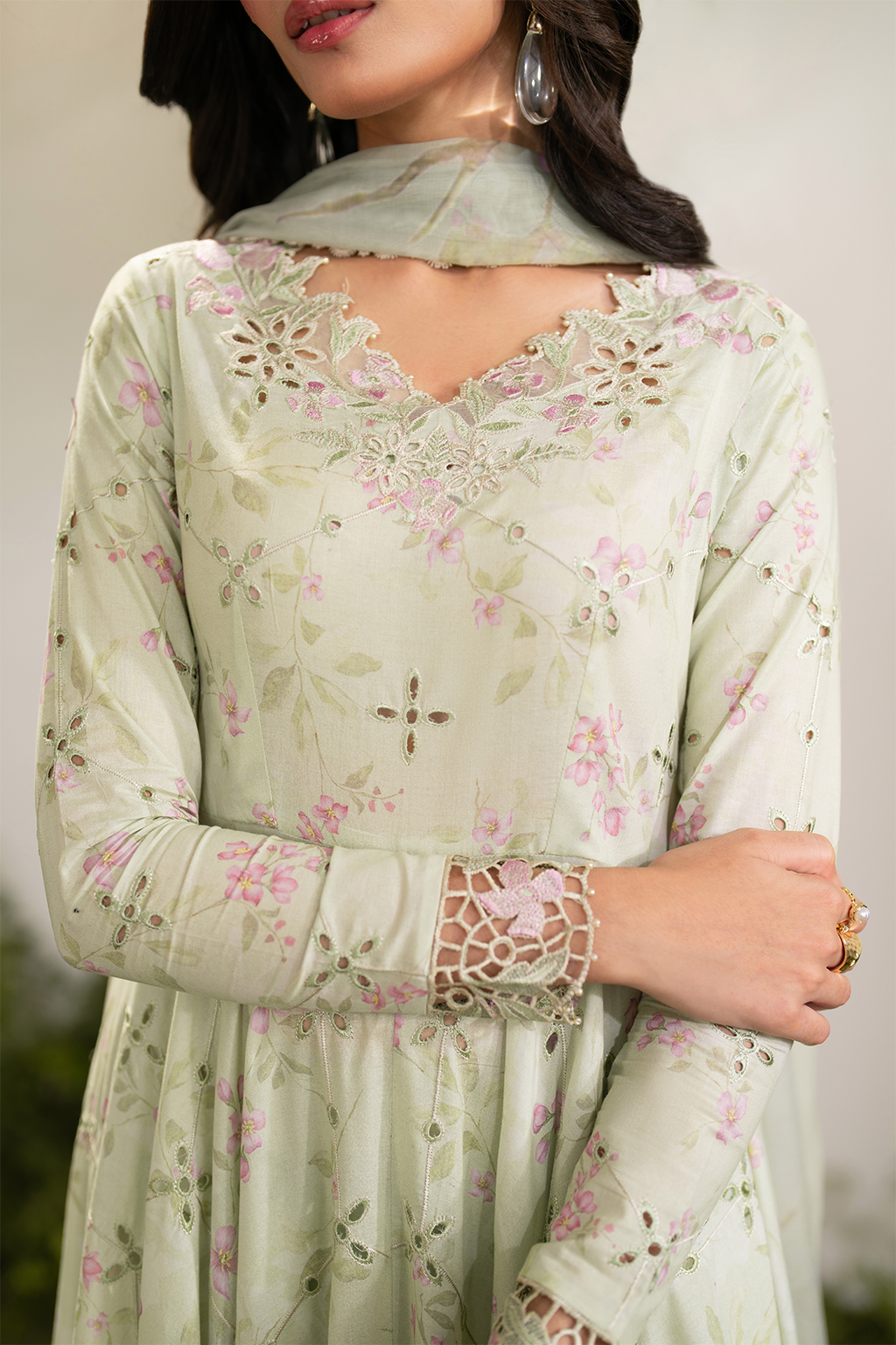 Iznik Festive Embroidered Lawn Edition '25 IFE-11