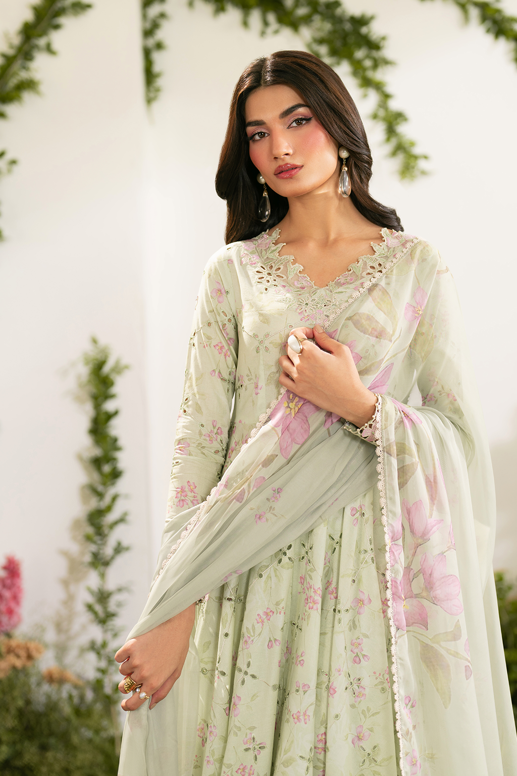 Iznik Festive Embroidered Lawn Edition '25 IFE-11