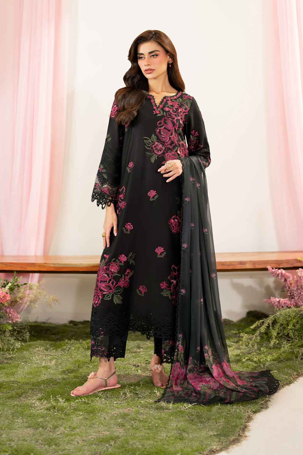 Iznik Festive Embroidered Lawn Edition '25 IFE-06