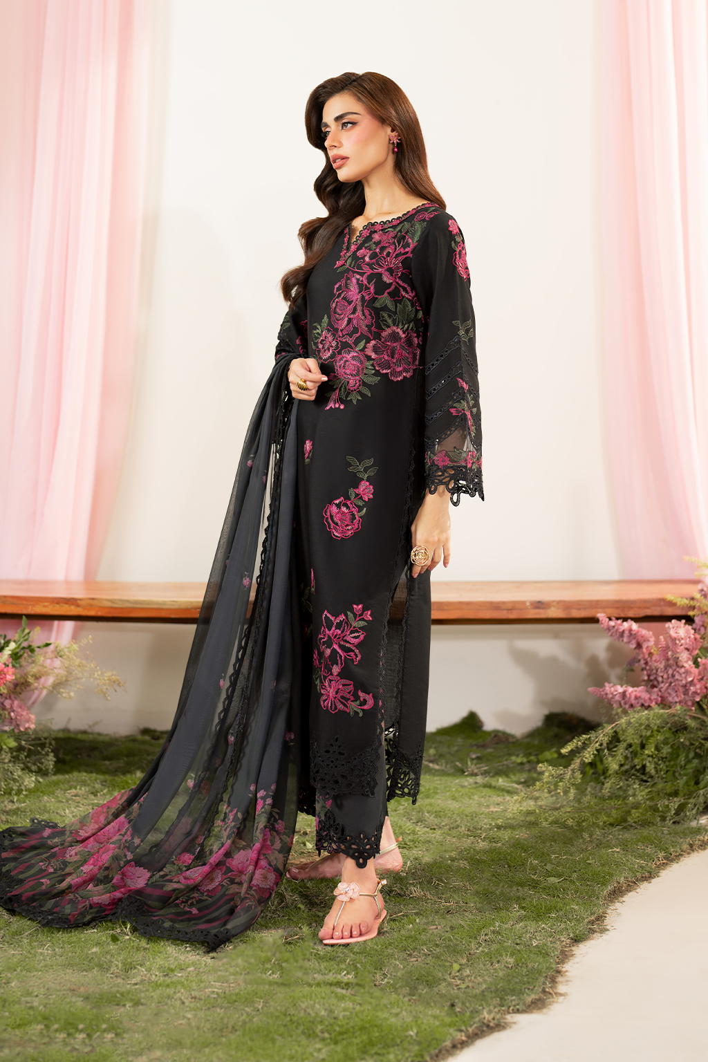 Iznik Festive Embroidered Lawn Edition '25 IFE-06