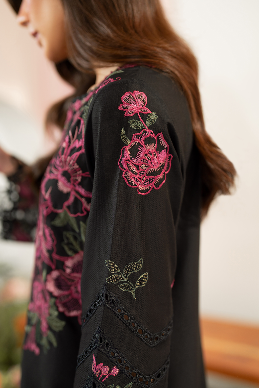 Iznik Festive Embroidered Lawn Edition '25 IFE-06