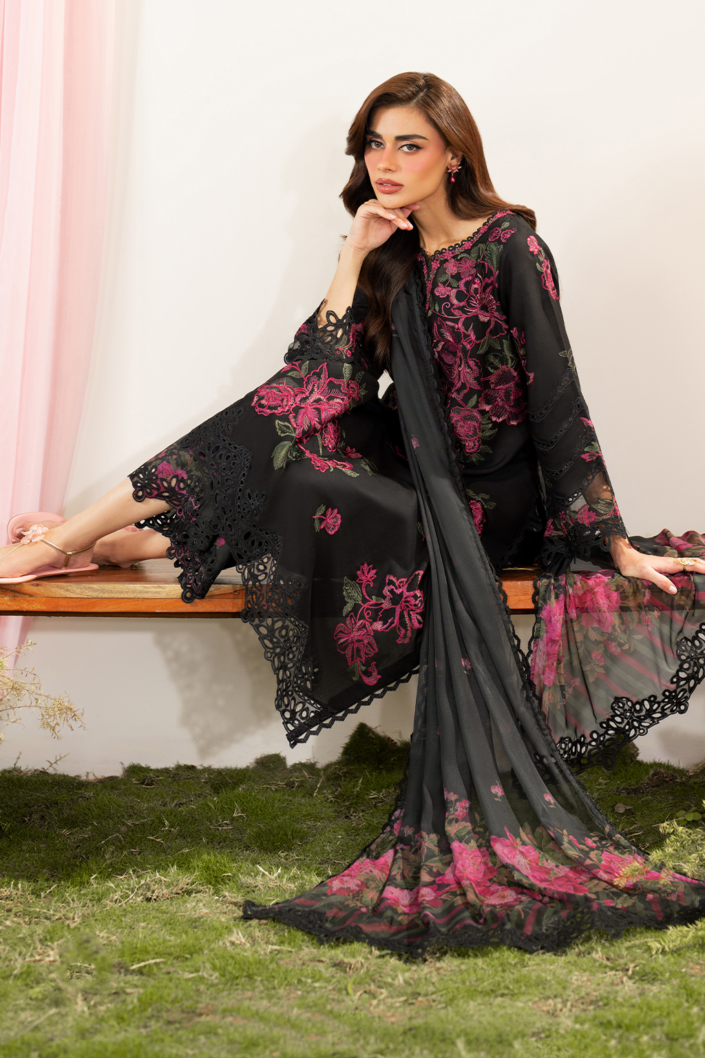 Iznik Festive Embroidered Lawn Edition '25 IFE-06