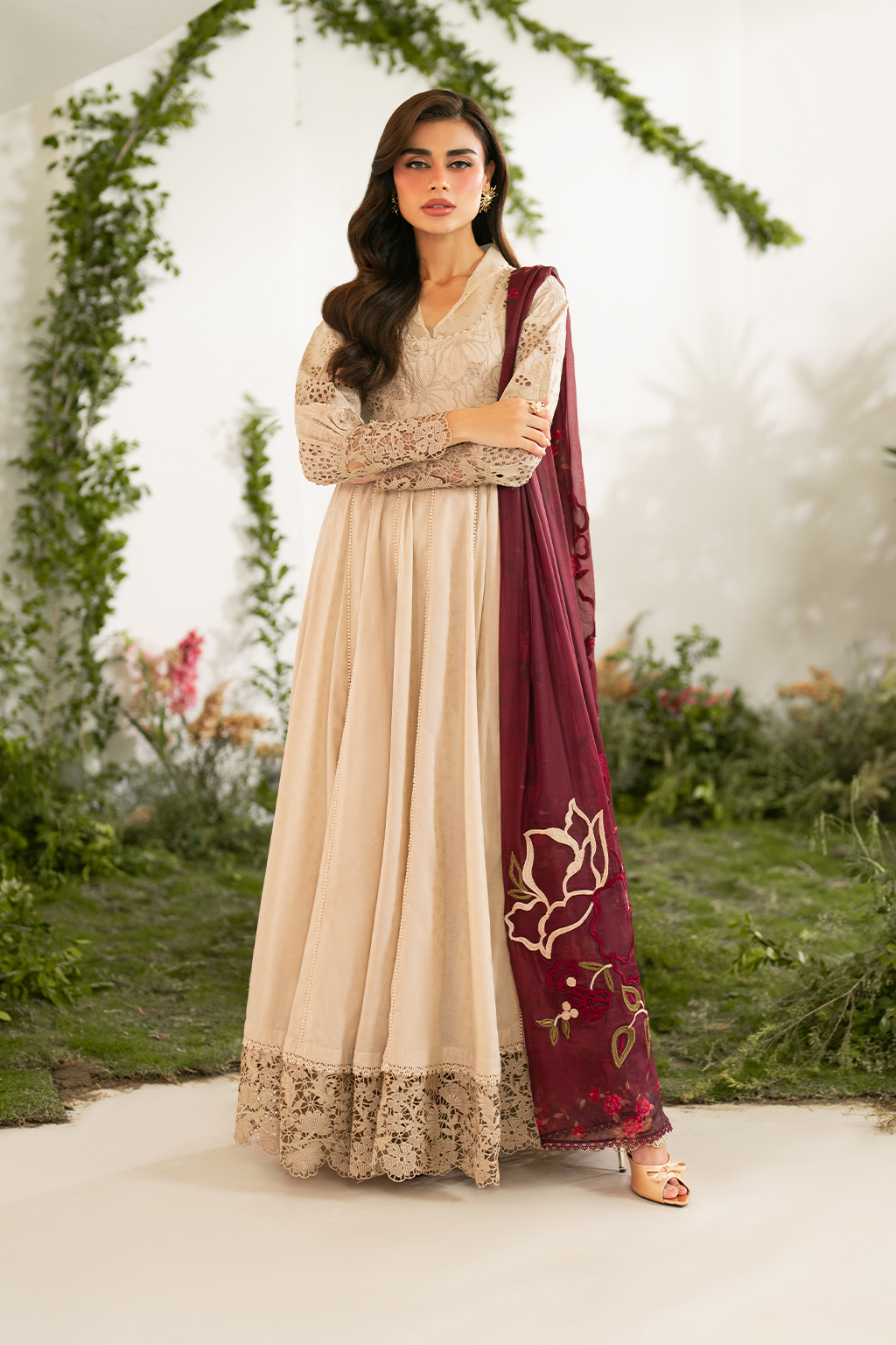 Iznik Festive Embroidered Lawn Edition '25 IFE-02