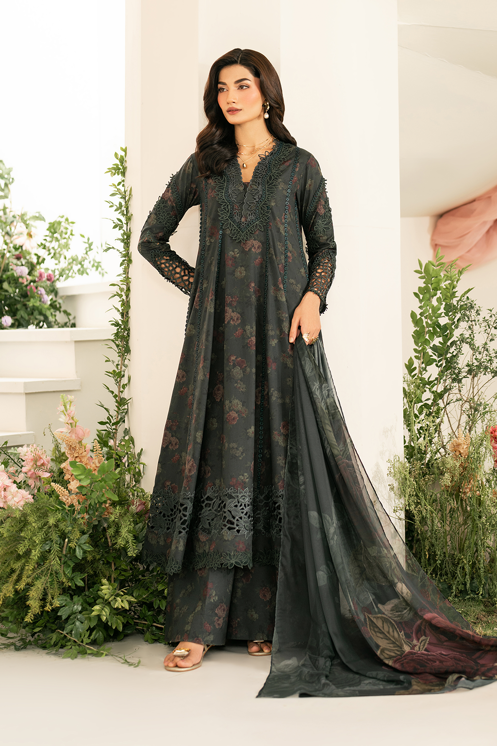 Iznik Festive Embroidered Lawn Edition '25 IFE-08