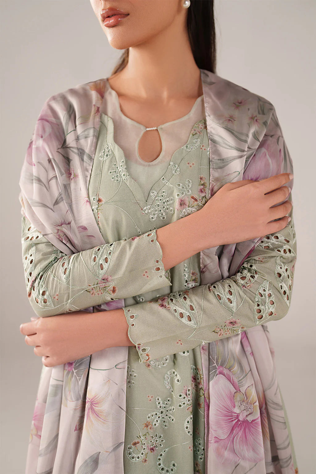 Iznik Embroidered Lawn (SS-03)