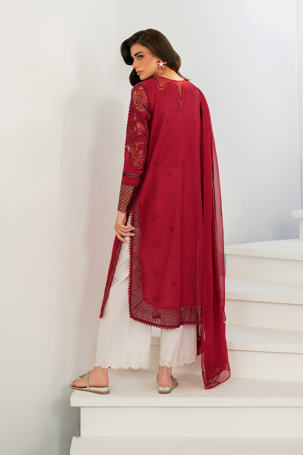 Iznik Festive Embroidered Lawn Edition '25 IFE-01