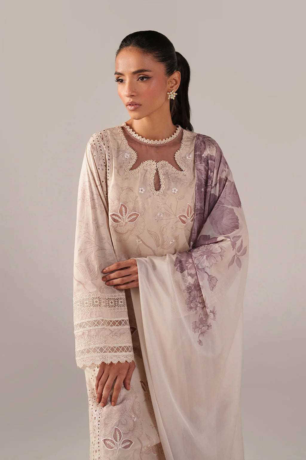 Iznik Embroidered Lawn (SS-01)
