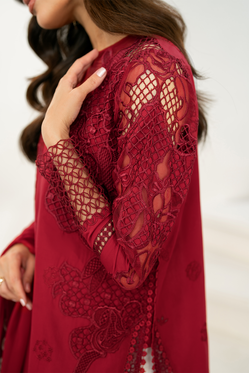 Iznik Festive Embroidered Lawn Edition '25 IFE-01