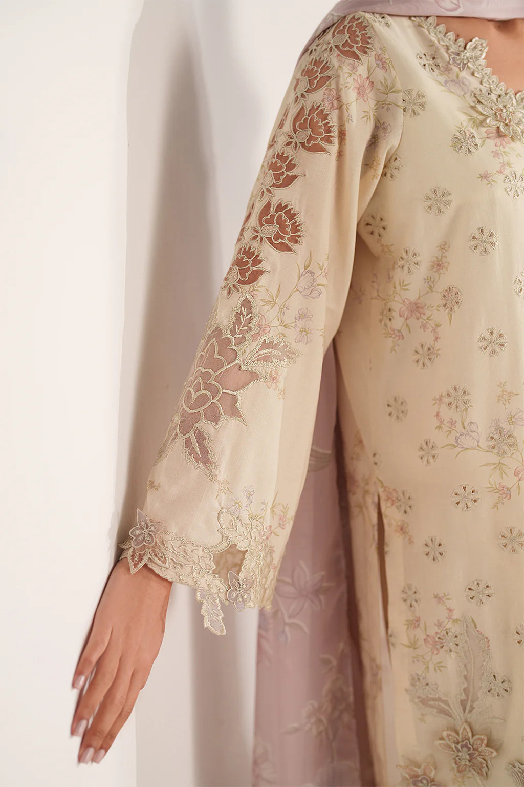Iznik Embroidered Lawn (SS-06)