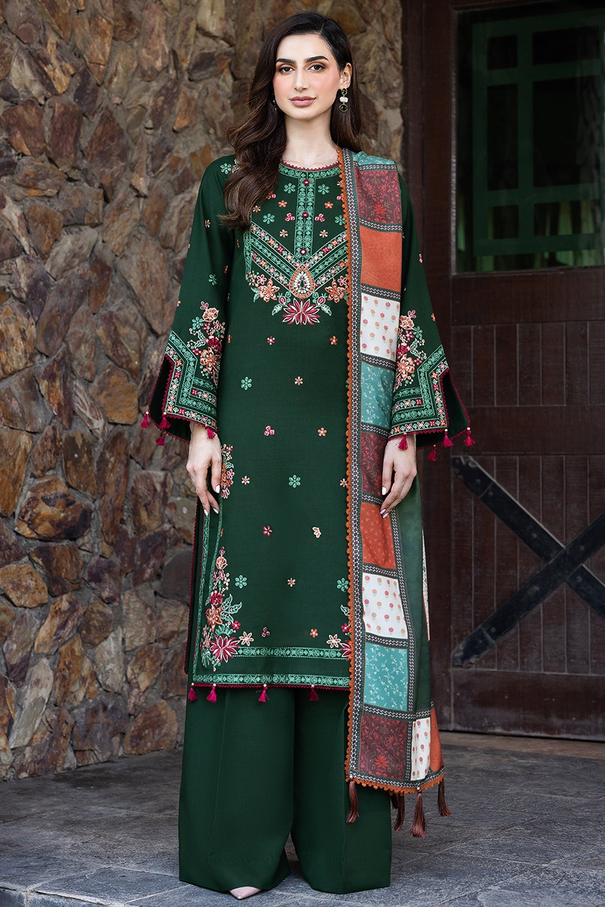 Eminence Khaddar'25 By Farasha ( Daisywink )
