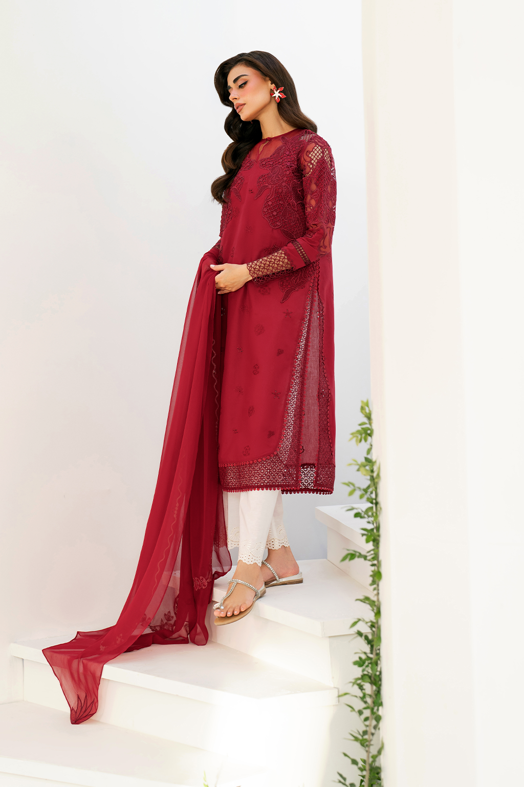 Iznik Festive Embroidered Lawn Edition '25 IFE-01