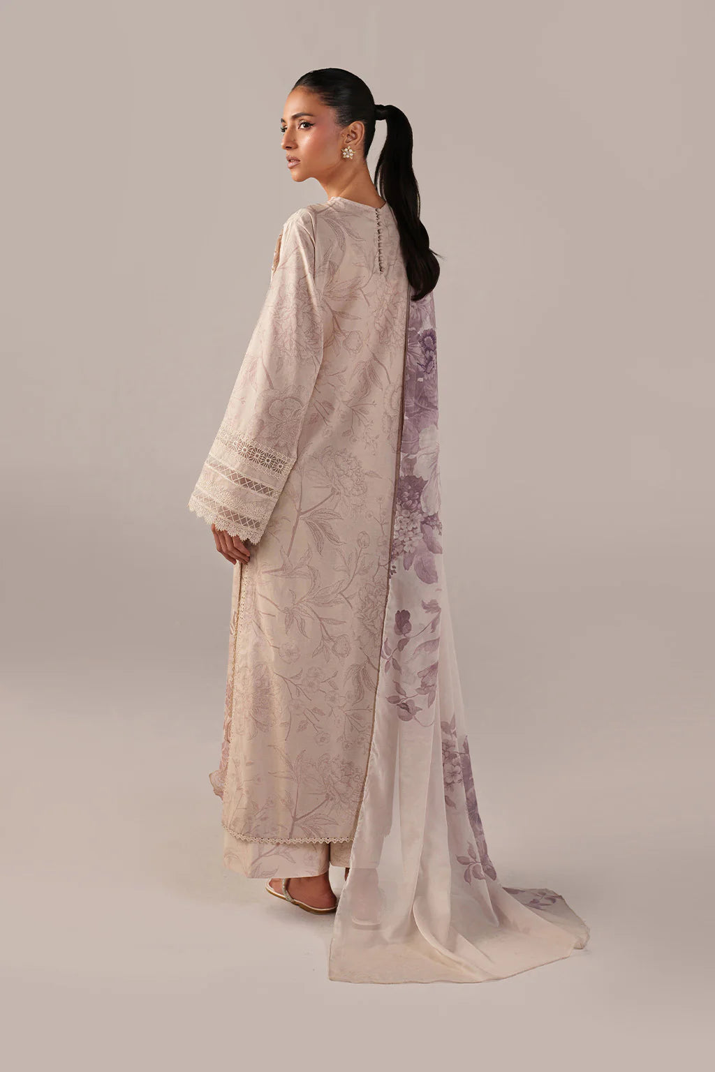 Iznik Embroidered Lawn (SS-01)