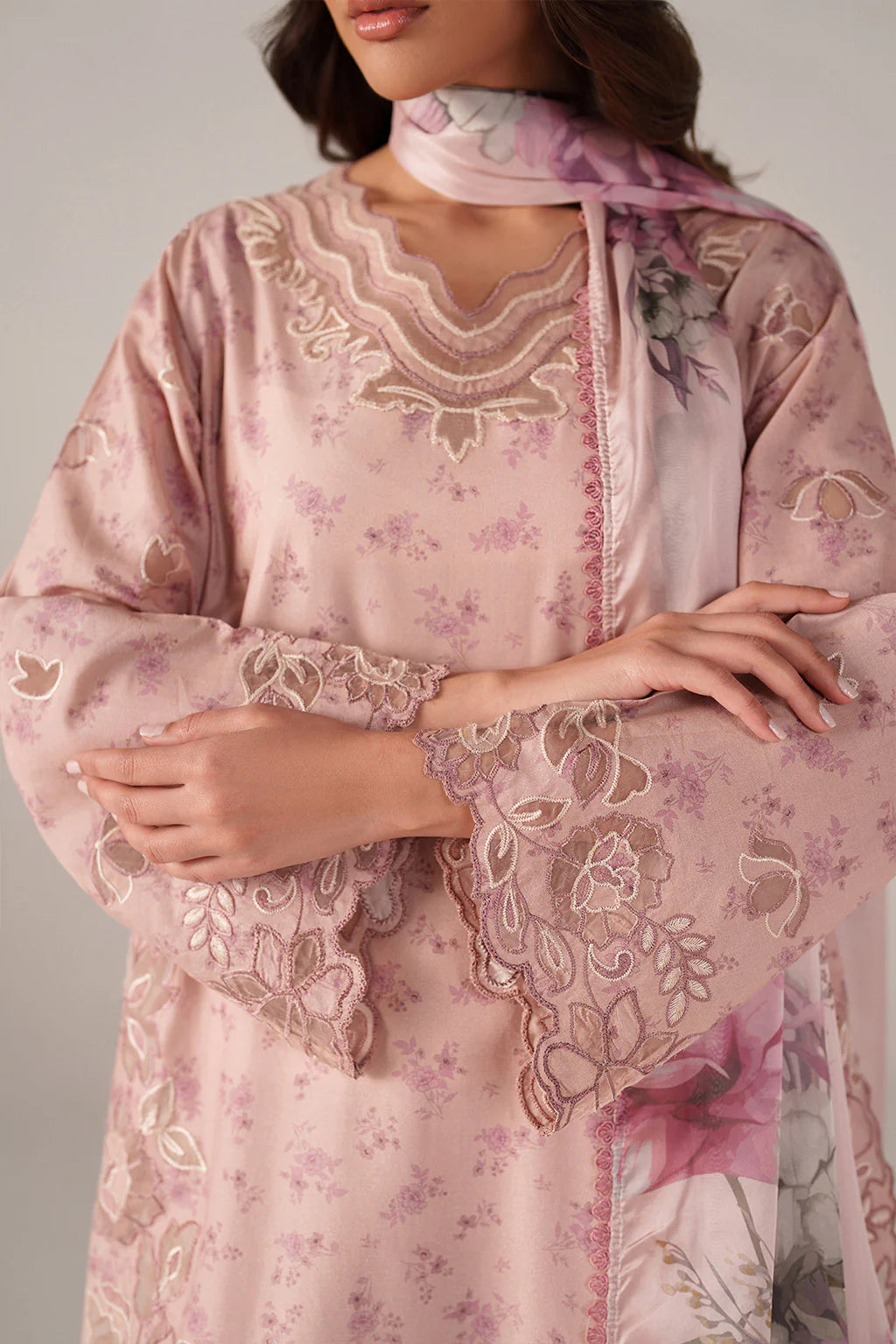 Iznik Embroidered Lawn (SS-05)
