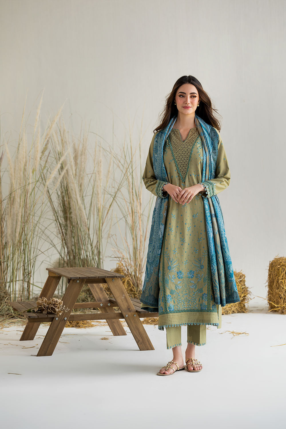 Winter Edit Vol.1 '25 By Sobia Nazir ( Design 6B )