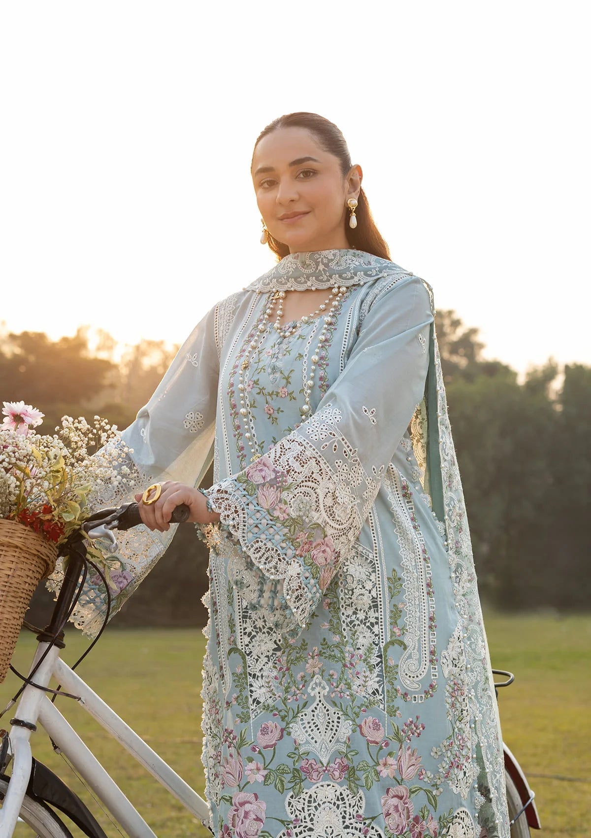 LUXURY LAWN BY ELAF PREMIUM (ELY-07 MORNIG DRIZZLE)